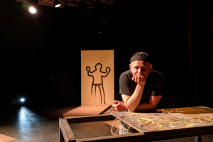 Zdjęcie Konrad Dworakowski. Teatr wizualny i teatry równoległe