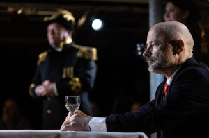 Zdjęcie Moralne dylematy z morzem w tle