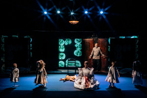 Zdjęcie Staruszek w szaleństwie samotności