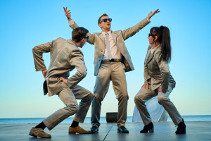 Zdjęcie UFO, dziki i Maanam. Komedia absurdu na Scenie Letniej w Gdyni 