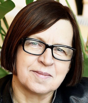Zdjęcie Warszawa. Producentka Ewa Puszczyńska odznaczona Złotym Medalem „Zasłużony Kulturze Gloria Artis”
