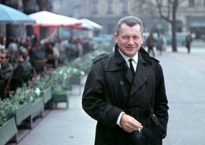 Zdjęcie Wrocław. W 100. rocznicę urodzin Wojciecha Jerzego Hasa nadano jego imię jednemu z wrocławskich tramwajów