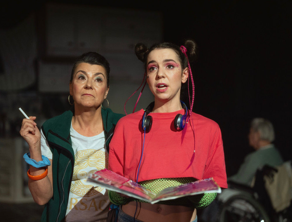 Zdjęcie Między epokami, między mediami, między językami