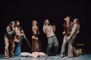 Zdjęcie Między rytuałem a reprodukcją mitu