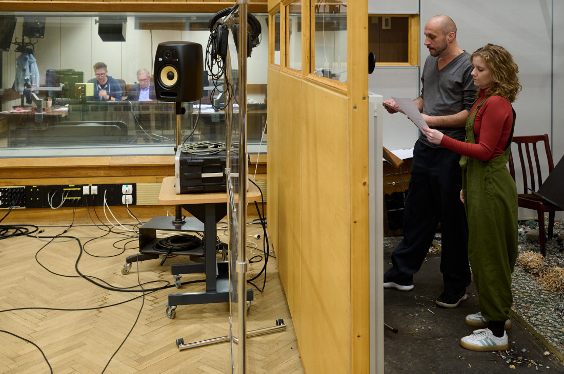 Zdjęcie Kraj. Premiera słuchowiska „O człowieku co wlazł do morza (i chyba nie wylezie)” na antenie Jedynki