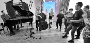 Zdjęcie „Jeden język to za mało”. O koncercie zespołu Współgłosy na festiwalu S·PLOT