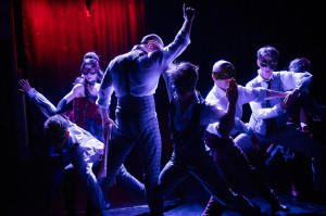 Zdjęcie Piękno, które tańczy z własnym cieniem