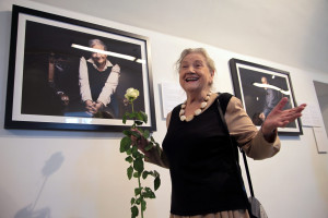 Zdjęcie Warszawa. Reżyserka i aktorka Halina Machulska ze Złotym Medalem „Zasłużona Kulturze Gloria Artis”