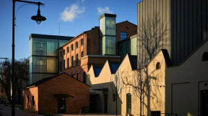 Zdjęcie Łódź. Twój stary telefon może zagrać w teatrze. Pinokio stworzy scenografię z elektrośmieci