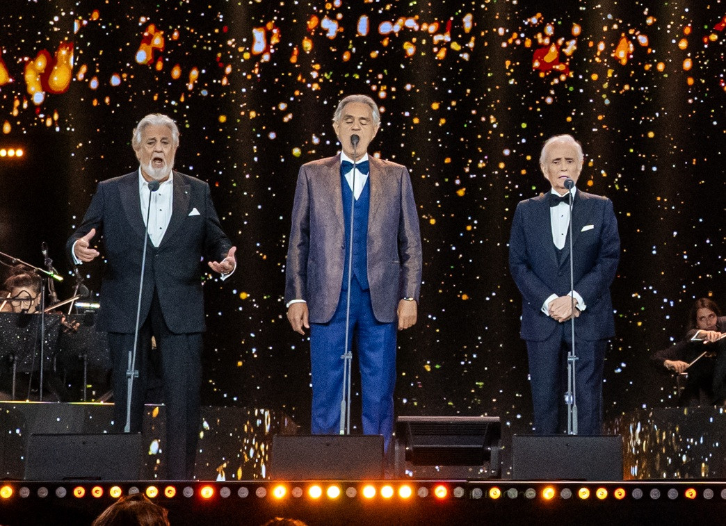 Zdjęcie Kraj. Andrea Bocelli, Il Volo, Jonathan Tetelman, Plácido Domingo i José Carreras na 90. urodziny Pavarottiego