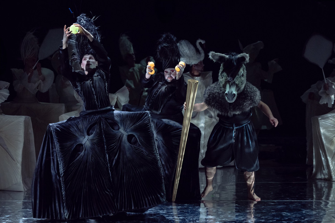 Zdjęcie Szekspir w tęczowej masce