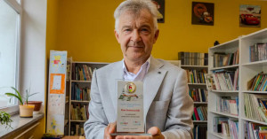 Zdjęcie Jelenia Góra. Gwiazda Szeryfa Praw Dziecka UNICEF dla Piotra Konieczyńskiego. Aktor czytał bajki dzieciom 
