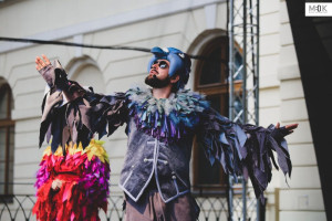Zdjęcie Skrzydlaty odlot, czyli teatr, który naprawdę unosi