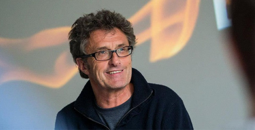 Zdjęcie Cannes. Paweł Pawlikowski ze statuetką za reżyserię „Ojczyzny”